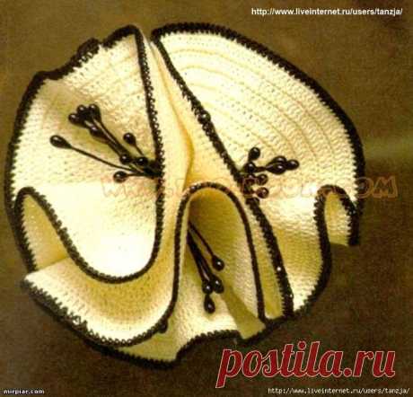 Цветок, как вариант декора ( крючок)Это может быть и брошь, и украшение на шляпку или сумочку..