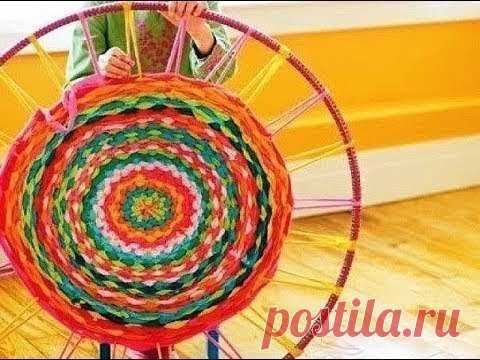 Коврик из старых футболок на обруче. Быстро и просто.