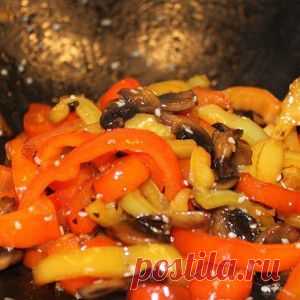 Грибы с овощами жареные в воке рецепт – китайская кухня, вегетарианская еда: закуски