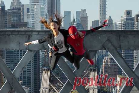 «Человек-паук: Нет пути домой» стал самым кассовым проектом Sony. Супергеройский блокбастер «Человек-паук. Нет пути домой» стал самым кассовым кинопроектом компании Sony за всю ее историю, без поправки на инфляцию. Известно, что только прокат в США принес Sony около 480 миллионов долларов. В то же время мировые сборы уже превысили один миллиард долларов.