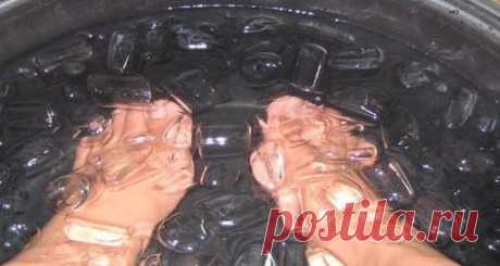 Русские эксперты выяснили, как восстановить иммунную систему всего за 15 секунд!
Вы, наверное, думаете, что это невозможно, но русский врач Сергей Бубновский утверждает, что он нашел один из наиболее успешных методов для повышения иммунитета, при этом необходимо будет выделить 15 секунд вашего времени в день.
Если у вас слабый иммунитет, вы часто страдаете от простуды и гриппа или вас замучила аллергия, попробуйте этот невероятно легкий трюк.
Заполните таз холодной водой и добавьте немного льда