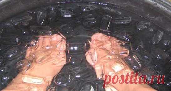 Русские эксперты выяснили, как восстановить иммунную систему всего за 15 секунд!
Вы, наверное, думаете, что это невозможно, но русский врач Сергей Бубновский утверждает, что он нашел один из наиболее успешных методов для повышения иммунитета, при этом необходимо будет выделить 15 секунд вашего времени в день.
Если у вас слабый иммунитет, вы часто страдаете от простуды и гриппа или вас замучила аллергия, попробуйте этот невероятно легкий трюк.
Заполните таз холодной водой и добавьте немного льда