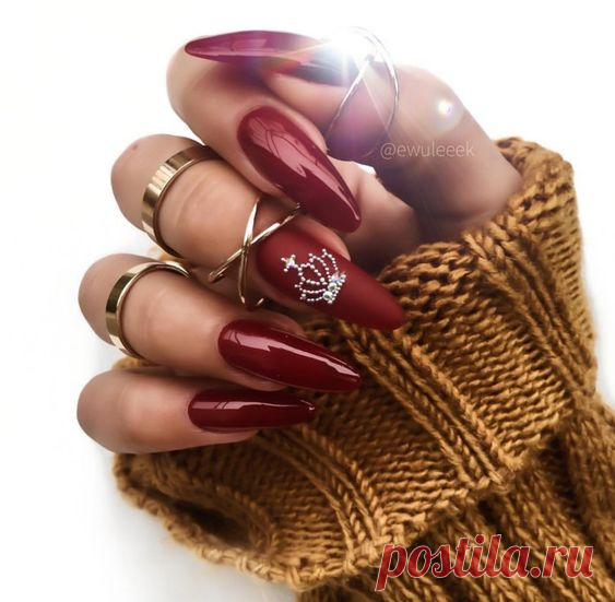 Шикарный бордовый маникюр 2022-2023: тренды и модные идеи дизайна ногтей в цвете бордо