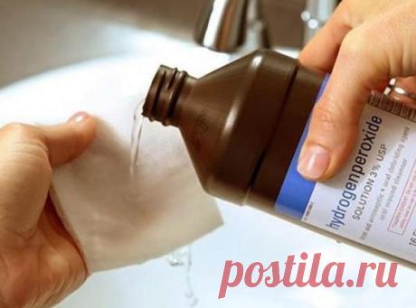 У перекиси водорода нашли потрясающее свойство! Неожиданно для ученых… - Советы и Рецепты Это недорогое, но высокоэффективное средство должно быть в аптечке у каждого Пероксид водорода считается абсолютно безопасным и натуральным антисептиком. Это недорогое, но высокоэффективное средство должно быть в аптечке у каждого. С помощью раствора перекиси водорода можно не только обеззараживать раны, но и использовать его в нетрадиционных целях. Применению подлежит только 3%-ая пе...