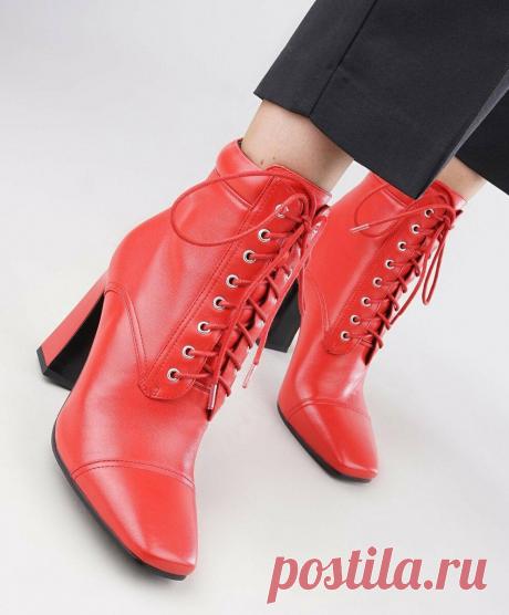 Что выбрать на осень? Кому подходят ботильоны, а кому — сапоги
Обладательницам полных икр и массивных лодыжек достаточно сложно подобрать сапоги. Если учесть, что к определенному возрасту в нашей стране женщин с такими параметрами становится большинство, …
Читай дальше на сайте. Жми подробнее ➡