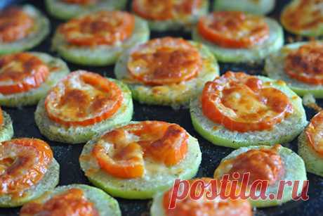 Кабачки в духовке с помидорами и сыром | Life Pozitive.com