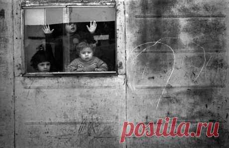 Почти 30 лет прошло с того страшного землетрясения Армении, но до сих пор около 20 тыс человек живут в железных контейнерах-времянках