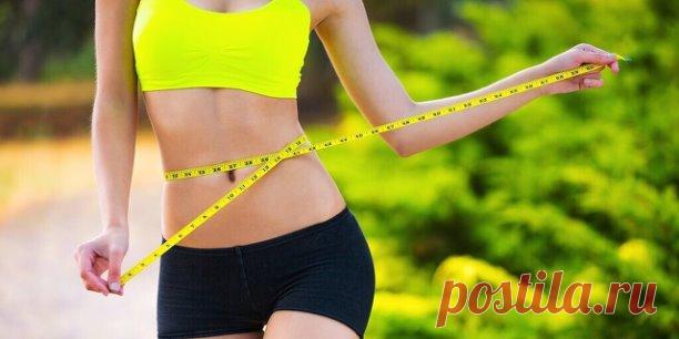 6 дренажных напитков против целлюлита и отеков

Задержка воды в организме способствует целлюлиту, лишнему весу и отекам. При этом обменные процессы замедляются, а эффективность диет резко уменьшается.
В такой ситуации поможет дренаж жировой ткани. Дренажные напитки действуют в трех направлениях: тонизируют, дренируют, способствуют более интенсивному сжиганию жировых отложений.