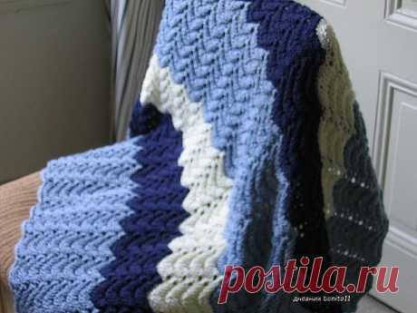 КРАСИВОЕ ДЕТСКОЕ ОДЕЯЛО СПИЦАМИ

Красивое мягкое одеяло спицами интересным рельефным узором. Для такого пледа можно применить мягкую акриловую пряжу с содержанием шерсти. Одеяло подойдет как малышам, так и подросткам. Все зависит от размера.