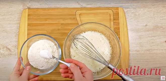 Хоть с яблоками, хоть с бананами! На сковороде - мягкий, воздушный пирог - тесто с одним яйцом! | Алена Митрофанова - рецепты. | Яндекс Дзен