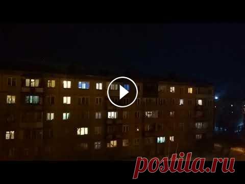 Кто еще не убрал новогодние гирлянды?)) Всем привет! А вы уже разобрали елку и гирлянды?))...