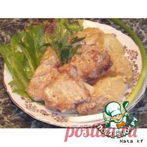 Свинина, запеченная с луком и картофелем - кулинарный рецепт