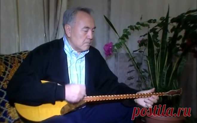 Bill Clinton Nazarbaev Obama dance presidents play sax and domra