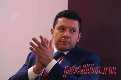Алиханов заявил о «прямом отношении» Канта к конфликту на Украине. Философ Иммануил Кант имеет прямое отношение к конфликту на Украине. Об этом заявил губернатор Калининградской области Антон Алиханов. «Кант, родившийся тут, имеет почти прямое отношение к глобальному хаосу, глобальному переустройству, с которым мы сейчас сталкиваемся», — сказал он.