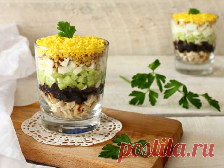 Салат «Нежность» с курицей и черносливом — рецепт с фото пошагово