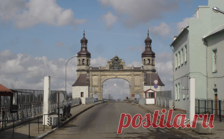 В Советске из-за гибели земляков на Украине отменили День города. В администрации считают неуместным «радостно петь и плясать» на фоне напряженной обстановки в зоне боевых действий. Глава Советского городского округа рассказал, что в городе 15 сентября похоронят погибшего участника спецоперации