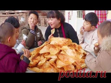 1 кг картофеля, это любимая детская, спешка кушать за столом! !