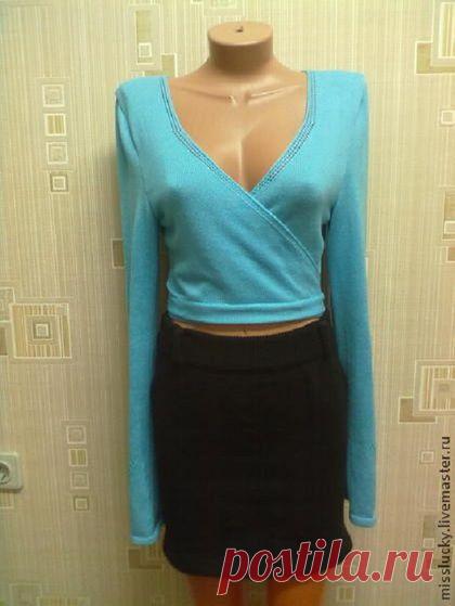 Легкая, нежная яркая весенняя кофточка с ажурными вставками на рукавах и спинке связана из Итальянской пряжи с хлопком, яркий цвет поднимет настроение, модель прекрасно комбинируется с юбкой, брюками, можно одеть поверх майки, топика, а также на коротенькое платье-футляр, вариантов множество.
Возможны варианты в других цветах.