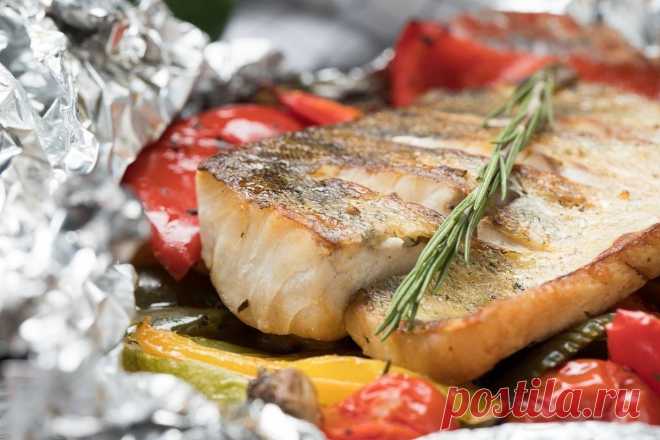 Как вкусно запечь рыбу с овощами в духовке | И рыба, и мясо Пульс Mail.ru Запекаем рыбу с овощами в духовке.