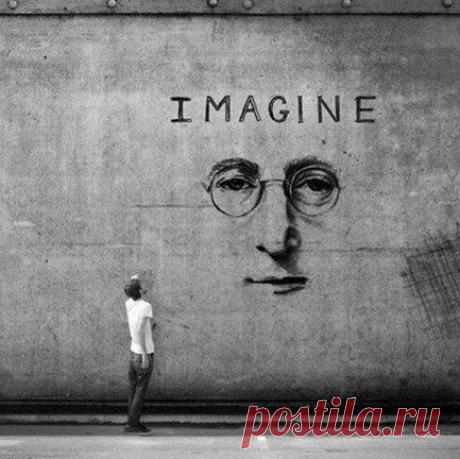 Чем больше умнеешь, тем больше находишь оригинальных людей. Человек заурядный не замечает различия в людях.
Томас Гарди