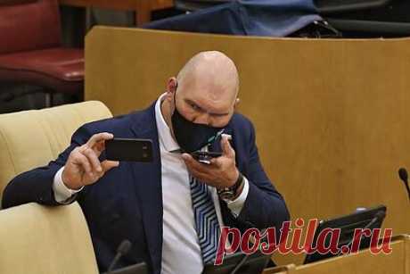 Уличенный в незаконной охоте Валуев возглавил совет экспертов Минприроды. Депутат Государственной Думы Николай Валуев возглавил экспертный совет при Министерстве природных ресурсов и экологии России. В 2013 году в отношении Валуева проводилась доследственная проверка в связи с размещенными им в соцсетях фотографиями с убитыми животными, в том числе с тушкой бобра.