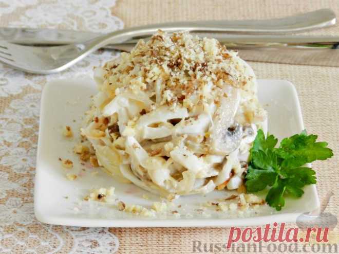 Рецепт: Салат с кальмарами и шампиньонами на RussianFood.com