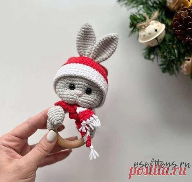 Новогодний зайка крючком. Амигуруми схемы и описания. Автор: @softtoys.ru | IRINELY.ART