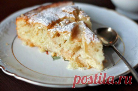 Рецепт творожной шарлотки с яблоками в мультиварке / Простые рецепты