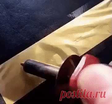 Гравировка на одежде фольгой и паяльником.