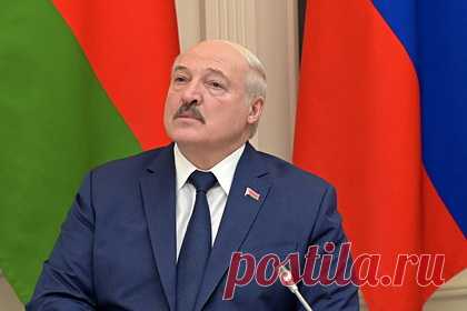 Лукашенко пригрозил Западу российским ядерным оружием. Президент Белоруссии Александр Лукашенко заявил, что Минск может поставить вопрос об обладании российским ядерным оружием в случае агрессии со стороны Запада. По его словам, причиной тому может стать продвижение в Польшу американского ядерного оружия, которое представляет угрозу для Белоруссии.