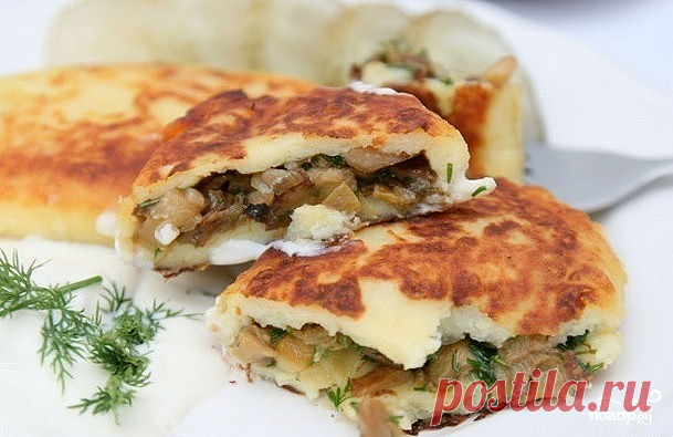 КАРТОФЕЛЬНЫЕ ПИРОЖКИ С ГРИБАМИ