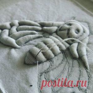 Объемный квилтинг, элементы трапунто и вышивка