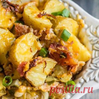 SLOW COOKER CHEESY BACON RANCH POTATOES are... - Tried and True Recipes