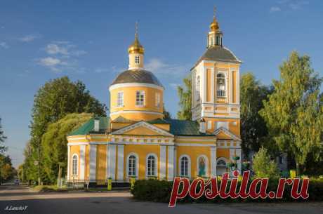 Тверская область.  Бологое. Церковь Троицы Живоначальной.  Автор  фото:  Андрей Ланской.  
#Бологое #троицкая_церковь #архитектура/  Лучшие фото – Google+