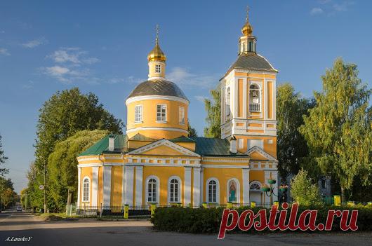 Тверская область.  Бологое. Церковь Троицы Живоначальной.  Автор  фото:  Андрей Ланской.  
#Бологое #троицкая_церковь #архитектура/  Лучшие фото – Google+