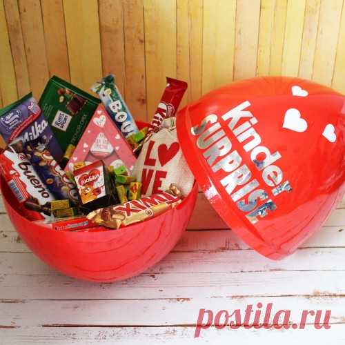 Что подарить на 8 марта - идеи подарков маме, жене, коллегам, девушке