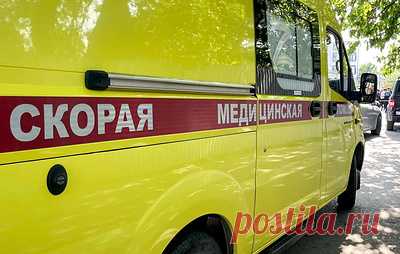 Участница восхождения на вулкан на Камчатке умерла от полученных травм. Спасатели продолжают спуск третьей участницы группы