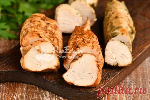 Просто заворачиваю куриную грудку в пергамент и запекаю в духовке