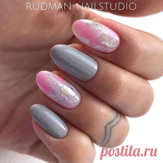 Серые с розовым ногти