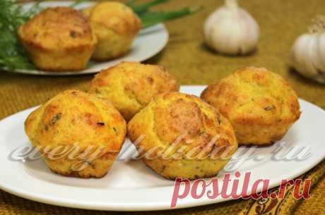 Маффины на кефире с чесноком, зеленью и брынзой