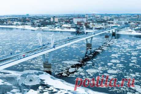 Мост через реку Зея в Благовещенске. В Благовещенске построили мост с опережением на год.
