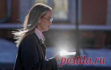 В РФ вновь участились случаи мошенничества с применением схемы "фейк босс". Для защиты от подобных атак важно строго соблюдать корпоративные процедуры коммуникации, подчеркнул член комитета Госдумы по информационной политике, информационным технологиям и связи, федеральный координатор партийного проекта "Единой России" "Цифровая Россия" Антон Немкин