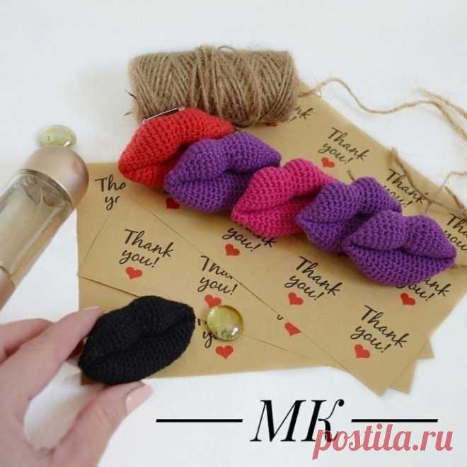 Вязаная брошка - стильная деталь! МАТЕРИАЛЫ: -крючок 1,5  -Alize 