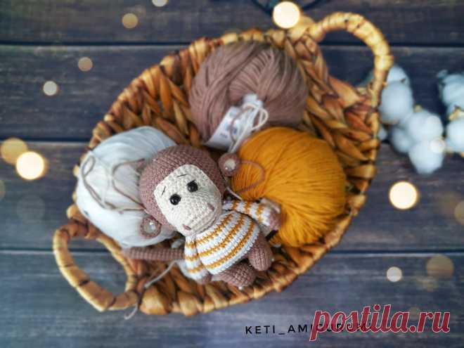 PDF Обезьянка крючком. FREE crochet pattern; Аmigurumi animal patterns. Амигуруми схемы и описания на русском. Вязаные игрушки и поделки своими руками #amimore - маленькая обезьянка, обезьяна, мартышка из обычной пряжи.