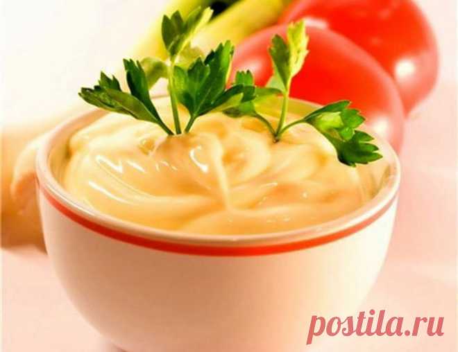 Мексиканский сырный чили соус  - это невероятно аппетитный и ароматный острый сырный соус. Он отлично подойдет к рыбе или курице. Навык готовить мексиканский сырный чили соус явно не будет лишним.