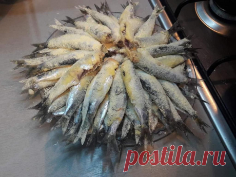 Без брызг масла, с хрустящей корочкой. Как пожарить мойву по-турецки