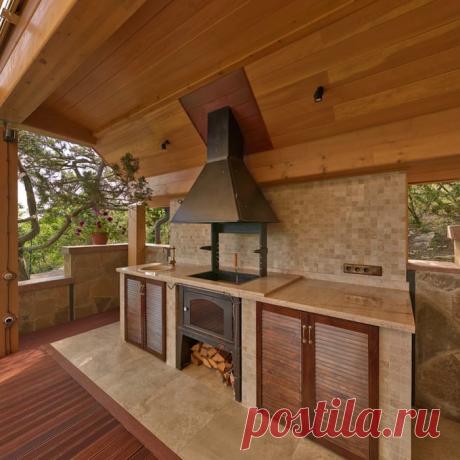 Банный дом : tерраса в . автор – pavelchik design | homify