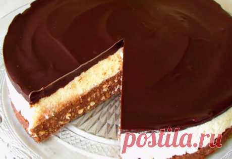 ПТИЧЬЕ МОЛОКО без выпечки и без желатина: нежный и вкусный торт Торт Птичье молоко по этому рецепту получается очень нежным, с насыщенным вкусом. Крем бесподобный. Рецепт простой, можно повторять смело. Получится на отлично. Ингредиенты: Для крема: Манка — 4 ст. ложки Молоко — 300 г Масло сливочное — 180 г Лимон — 1/2 шт. Сахарная пудра — 100 г Сгущенка — 200 г...