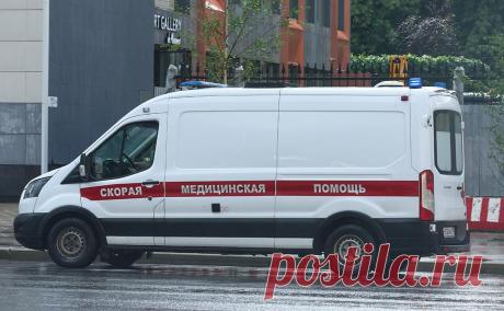 После атаки беспилотников в Тверской области госпитализировали 13 человек. По словам помощника министра здравоохранения, еще 15 человек осматривают врачи. Торопец подвергся атаке дрона ночью, после этого начался пожар. Власти объявили частичную эвакуацию