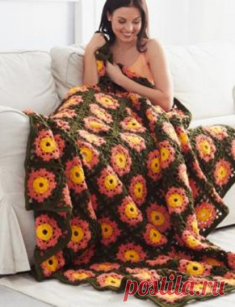 Покрывало садовые цветы Покрывало из мотивов с цветочным орнаментом, связанное крючком. Каждый мотив вяжется по кругу по схеме, приведенной в описании...